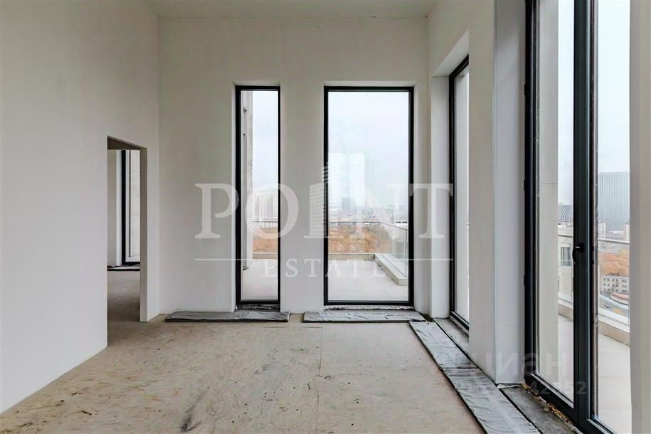 Продажа 6-комн квартиры на вторичном рынке Звенигородское шоссе, 11