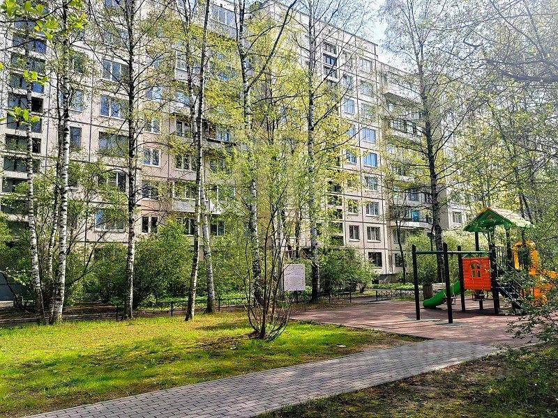 Продажа 3-комн квартиры на вторичном рынке улица Карпинского, 11к1
