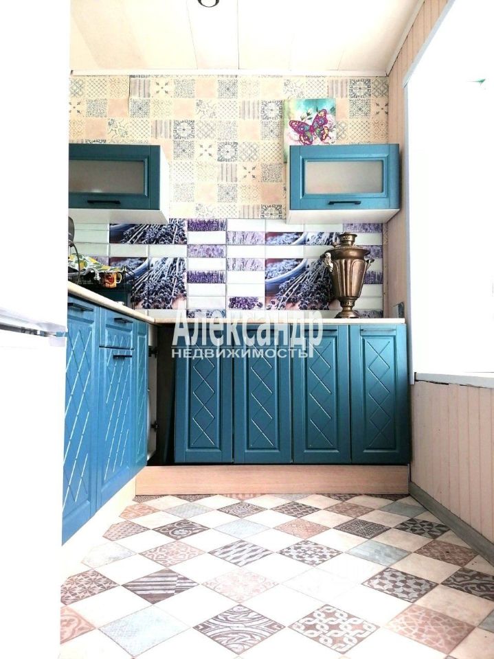 Продажа 2-комн квартиры на вторичном рынке пос. Запорожское, улица Ленинградская, 1