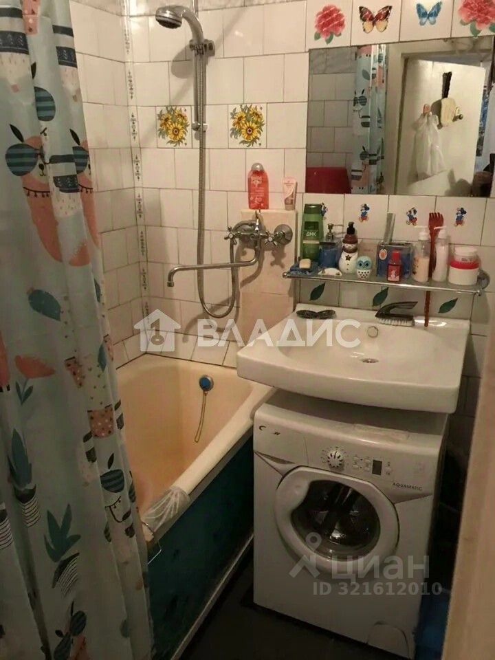 Продажа 2-комн квартиры на вторичном рынке Светлановский проспект, 9