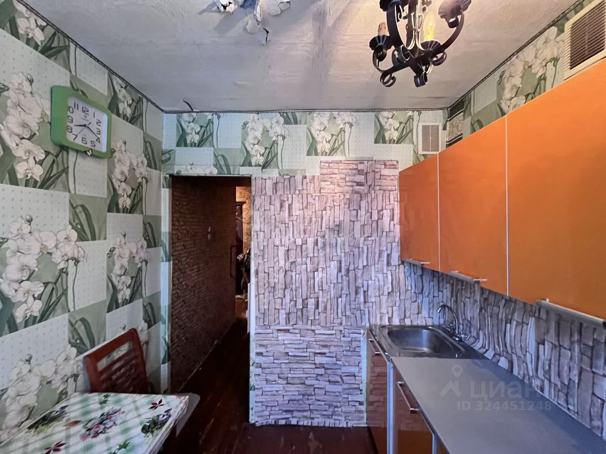 Продажа 2-комн квартиры на вторичном рынке Кириши, проспект Ленина, 24