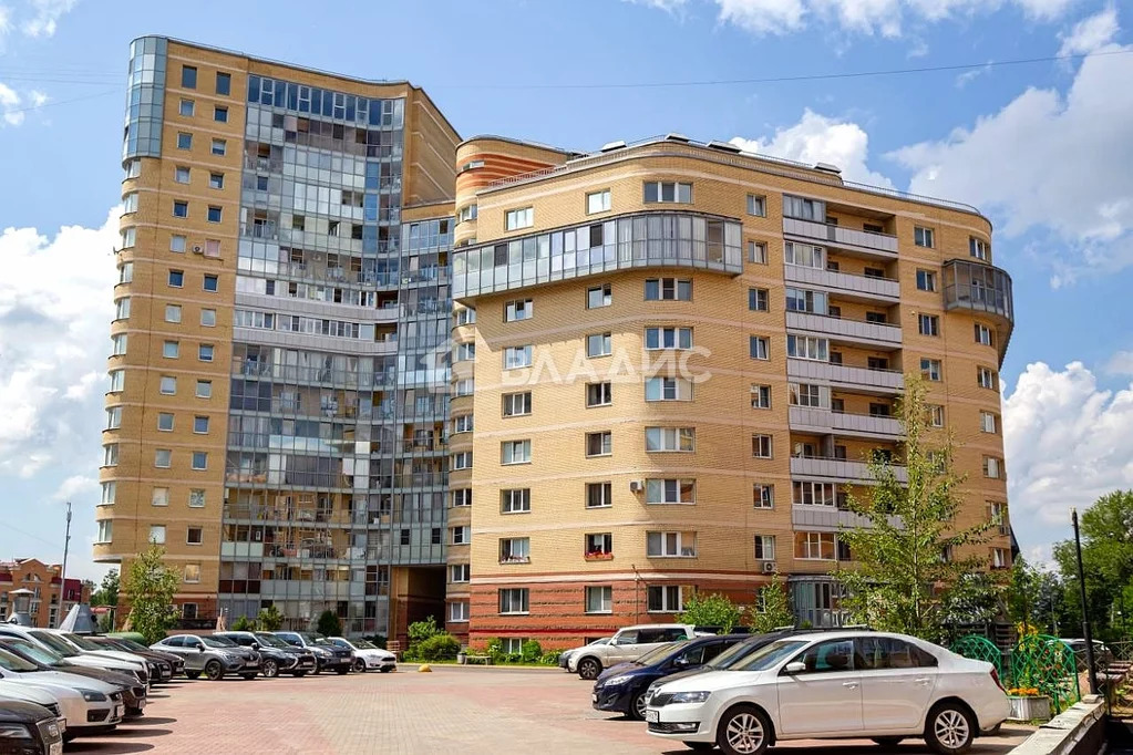 Продажа 2-комн квартиры на вторичном рынке Малая Десятинная улица,  д. 11