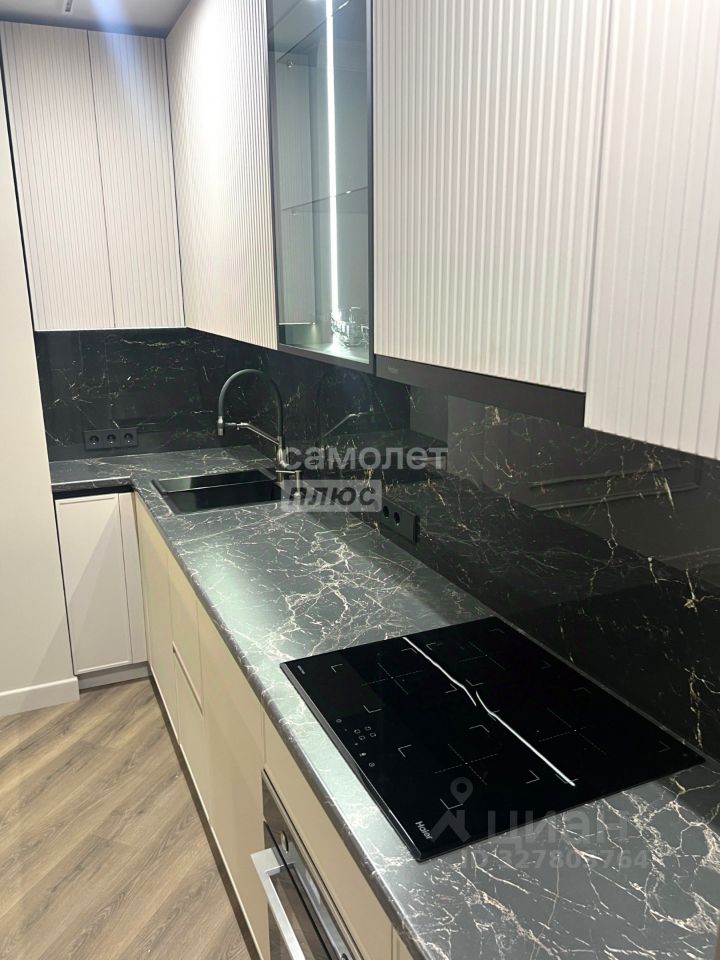 Продажа 3-комн квартиры на вторичном рынке Центральный мкр, улица Кирова, 17к1