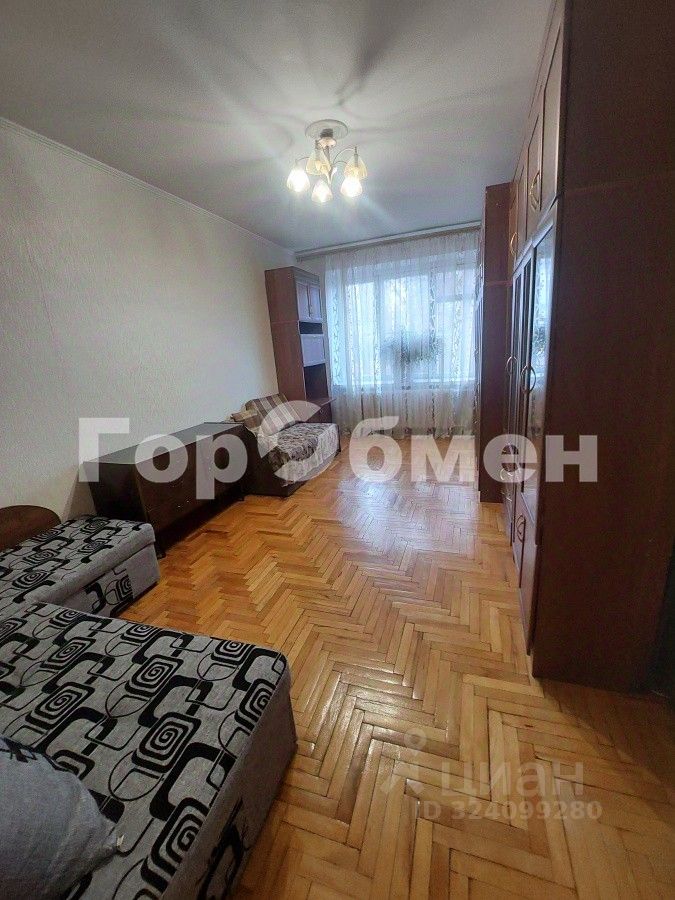 Продажа 2-комн квартиры на вторичном рынке Чусовская улица, 5