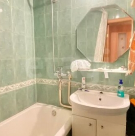 Продажа 2-комн квартиры на вторичном рынке ул Новосибирская,  д. 6,  к. 1