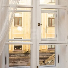 Продажа 4-комн квартиры на вторичном рынке Реки Мойки наб,  д. 82