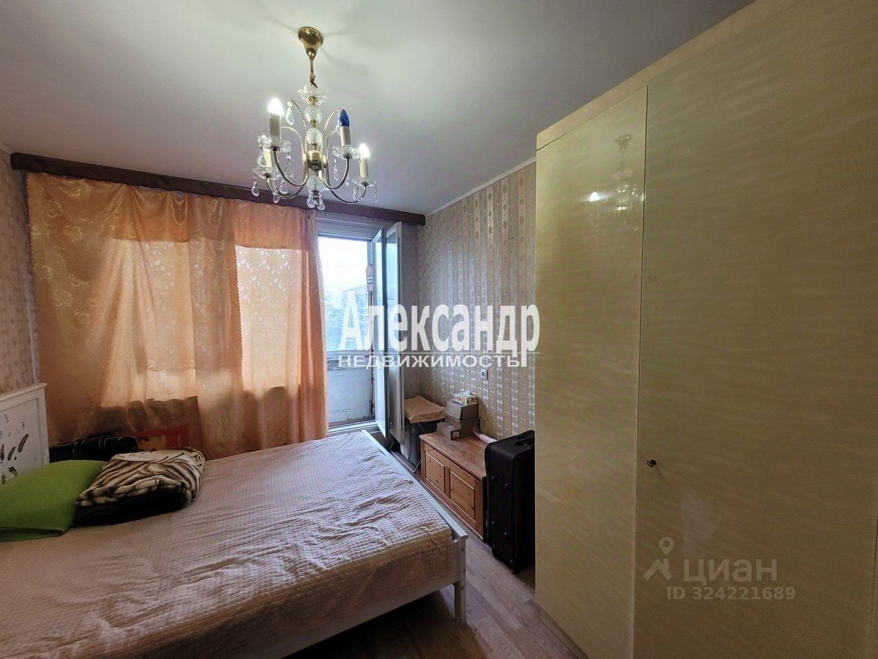 Продажа 3-комн квартиры на вторичном рынке Софийская улица, 48К1