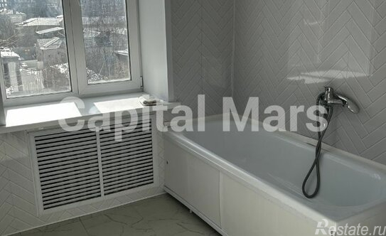 Аренда 4-комн квартиры на вторичном рынке Дербеневская улица,  д. 10