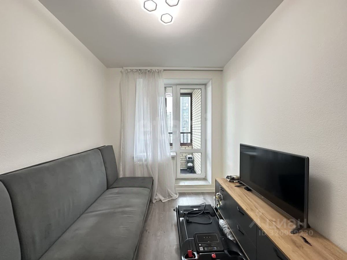 Продажа 1-комн квартиры на вторичном рынке улица Русановская, 28