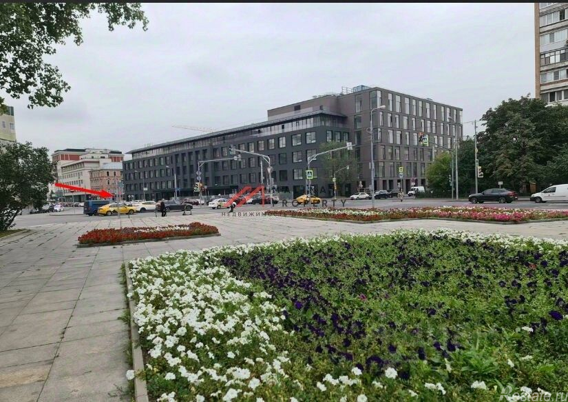 Аренда торгового помещения Зубовская улица,  д. 7