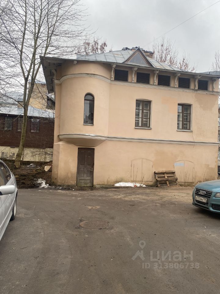 Продажа 3-комн квартиры на вторичном рынке Пушкин, Госпитальная улица, 28