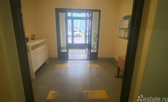 Продажа 2-комн квартиры на вторичном рынке улица Вертолётчиков,  д. 1