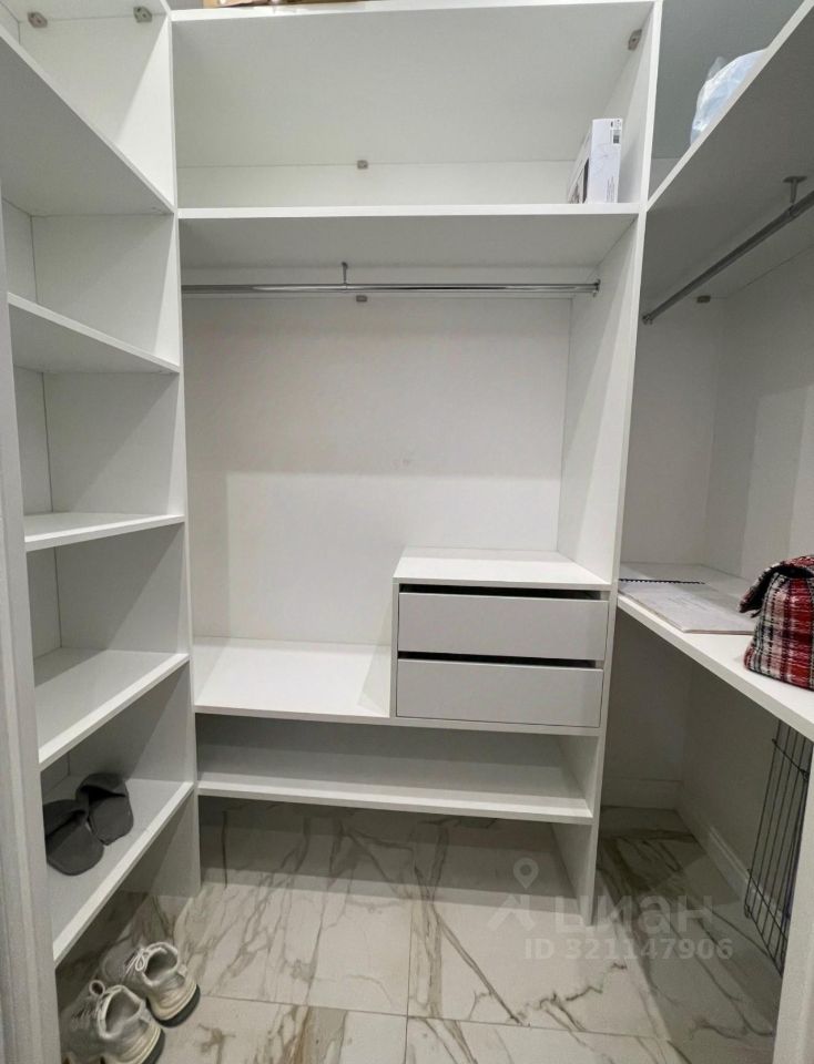 Продажа 3-комн квартиры на вторичном рынке улица Пырьева, 5А