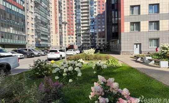 Продажа 1-комн квартиры на вторичном рынке улица Адмирала Трибуца,  д. 8