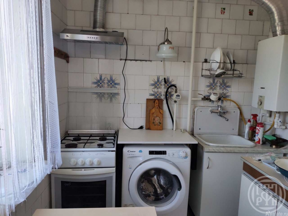 Аренда 2-комн квартиры на вторичном рынке Петергоф г., Петергоф г.,  д. 11