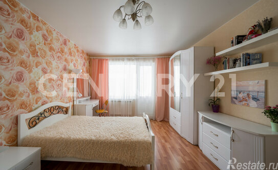 Продажа 3-комн квартиры на вторичном рынке Город Всеволожск, Заводская улица,  д. 3 к2