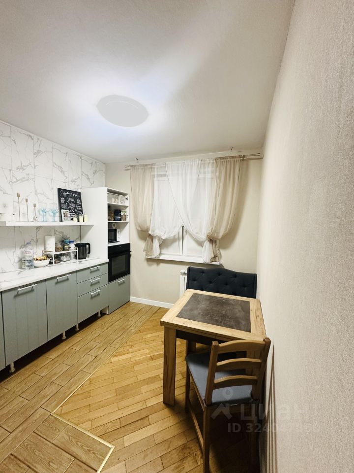 Продажа 2-комн квартиры на вторичном рынке улица Малыгина, 14К1