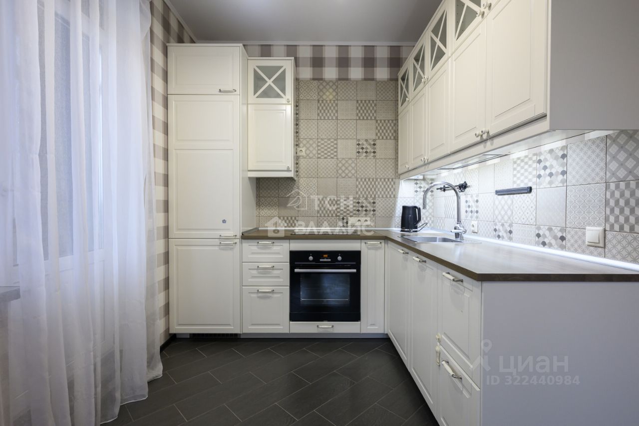 Продажа 2-комн квартиры на вторичном рынке Первомайский мкр, Советская улица, 69