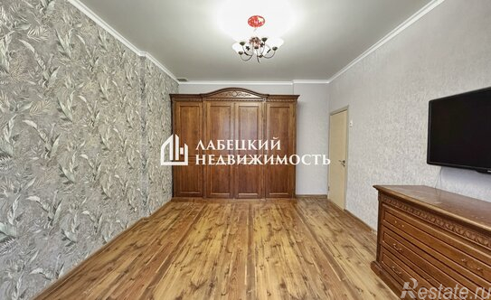 Продажа 3-комн квартиры на вторичном рынке улица Ефремова,  д. 22