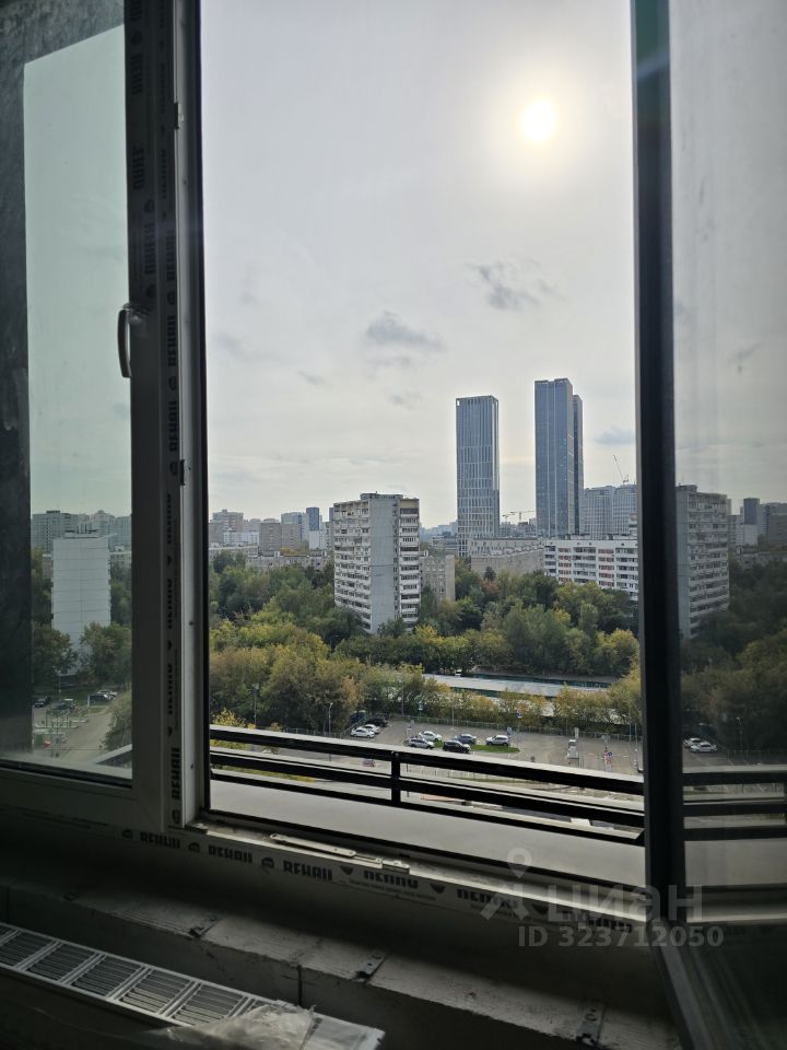 Продажа 4-комн квартиры на вторичном рынке Винницкая улица, 8к1