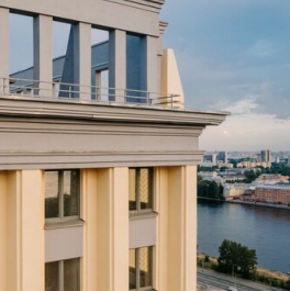 Продажа 3-комн квартиры на вторичном рынке Октябрьская наб,  д. 42