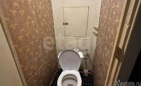 Продажа 2-комн квартиры на вторичном рынке улица Чистова,  д. 15/15