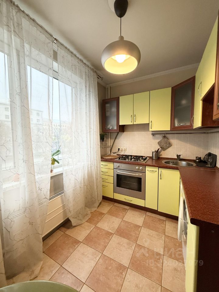 Продажа 2-комн квартиры на вторичном рынке Ленинский проспект, 3