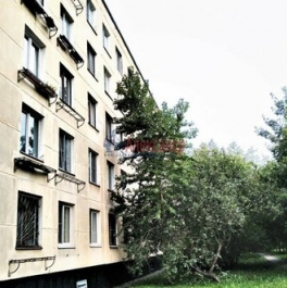 Продажа 4-комн квартиры на вторичном рынке Новаторов б-р,  д. 56