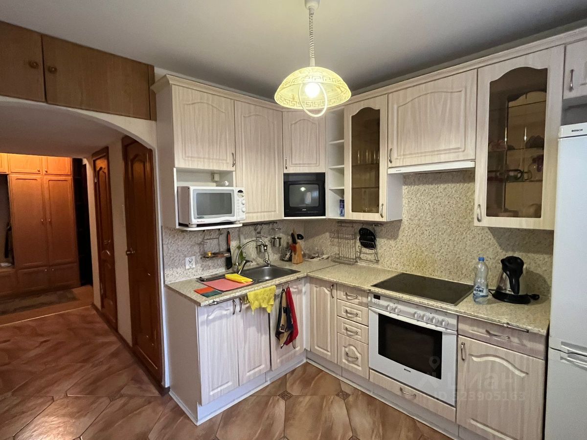 Продажа 3-комн квартиры на вторичном рынке Яхтенная улица, 2К1