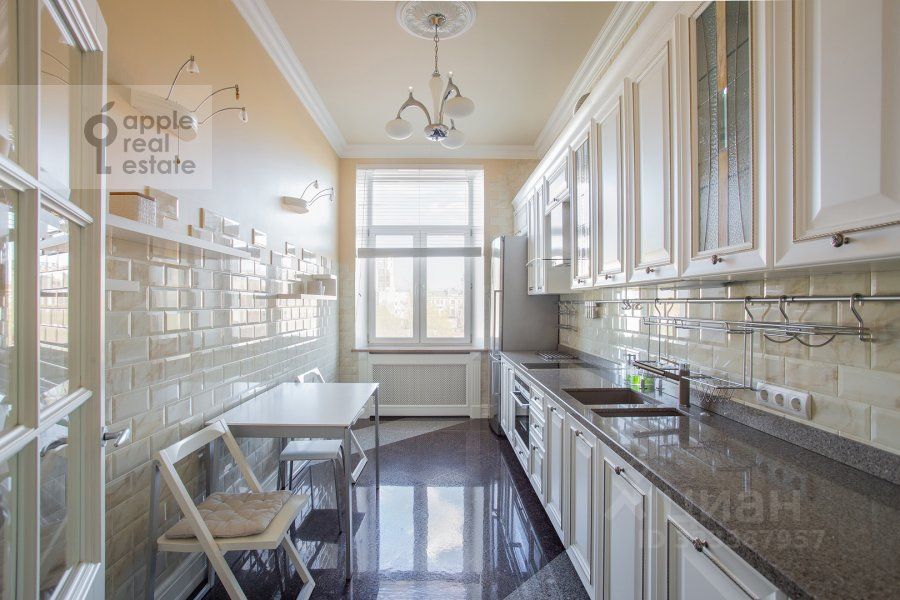 Аренда 2-комн квартиры на вторичном рынке Садовая-Триумфальная улица, 4/10