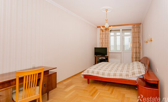 Продажа 3-комн квартиры на вторичном рынке Ельнинская улица,  д. 11 к3