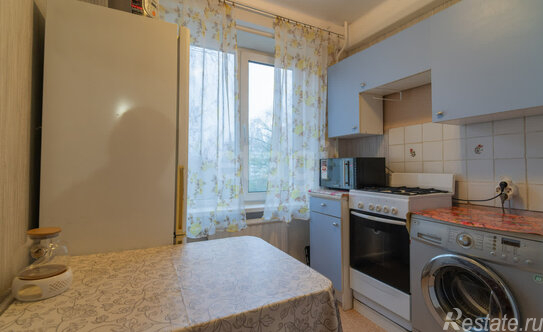 Продажа 2-комн квартиры на вторичном рынке Художников пр-кт,  д. 34/12