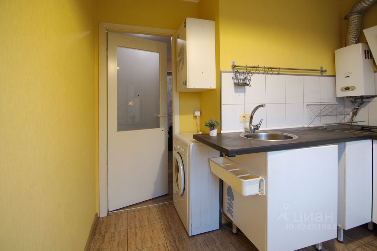 Продажа 2-комн квартиры на вторичном рынке Институтский проспект, 4К2