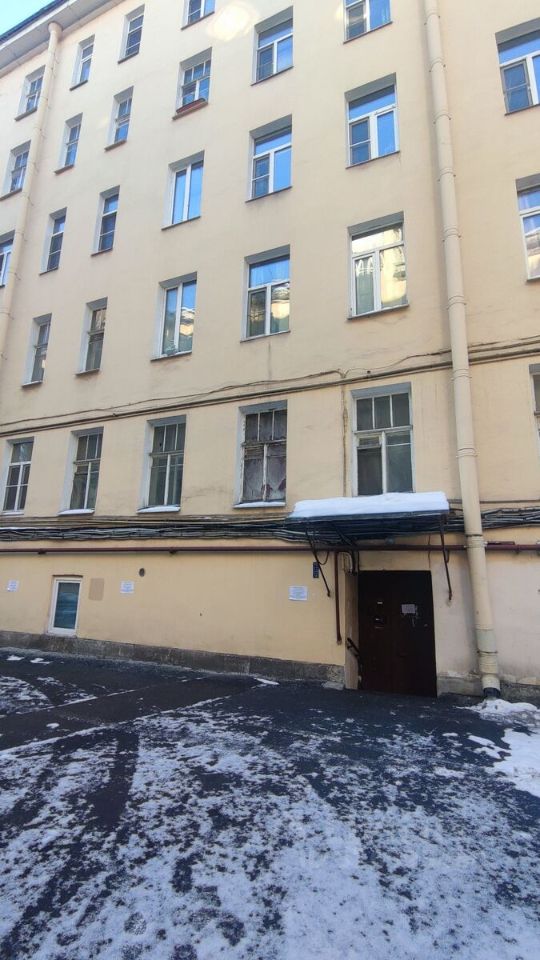 Продажа 2-комн квартиры на вторичном рынке Курляндская улица, 25