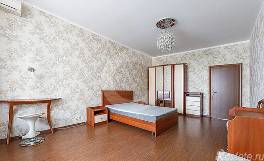 Продажа 2-комн квартиры на вторичном рынке улица Маршала Бирюзова,  д. 31