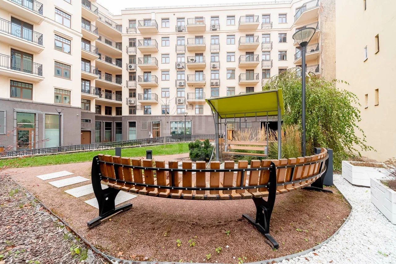 Продажа 4-комн квартиры на вторичном рынке Малодетскосельский проспект, 40