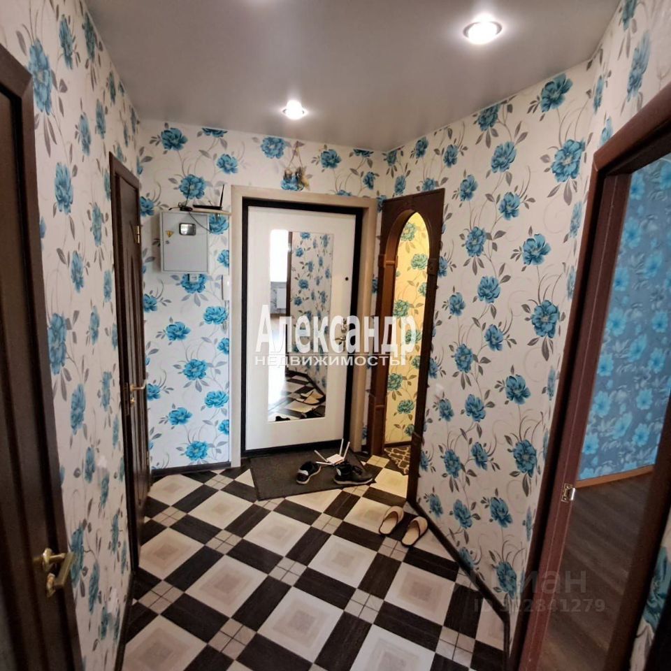 Продажа 1-комн квартиры на вторичном рынке пос. Бугры, улица Школьная, 11к1