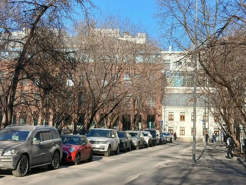 Продажа 2-комн квартиры на вторичном рынке Оболенский переулок, 3