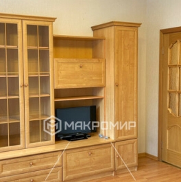 Продажа 3-комн квартиры на вторичном рынке Кузьмолово, Заозёрная улица,  д. 1