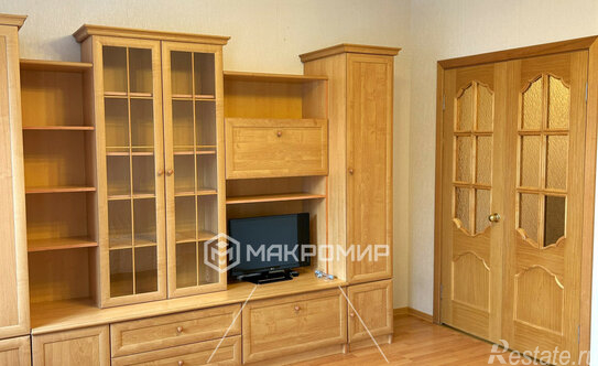 Продажа 3-комн квартиры на вторичном рынке Кузьмолово, Заозёрная улица,  д. 1