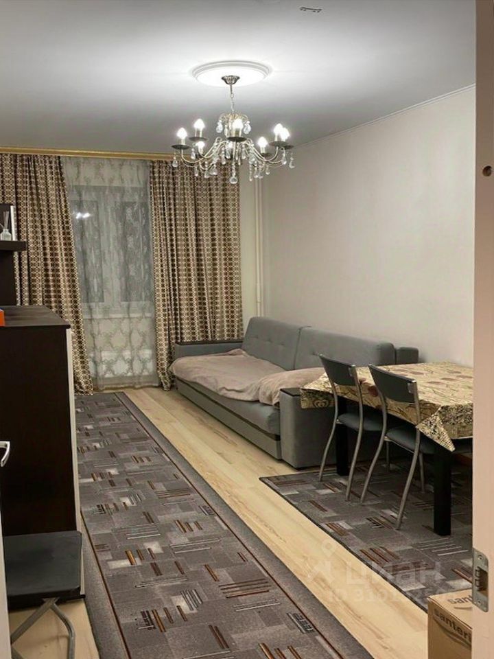 Продажа 2-комн квартиры на вторичном рынке Мирный пгт, улица Свободы, 4