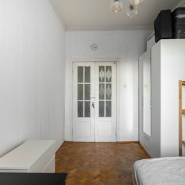 Продажа 3-комн квартиры на вторичном рынке 12-я линия,  д. 43