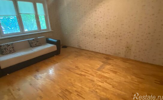 Продажа 2-комн квартиры на вторичном рынке Алтайская улица,  д. 4