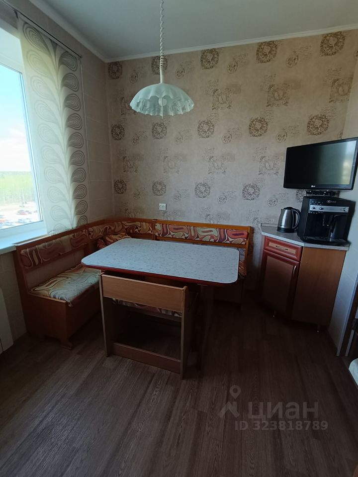 Продажа 3-комн квартиры на вторичном рынке Сосновый Бор, Парковая улица, 64