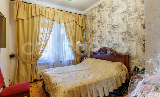 Продажа 4-комн квартиры на вторичном рынке 14-я линия,  д. 99