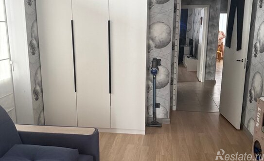 Продажа 3-комн квартиры на вторичном рынке Зенино, улица Камова,  д. 7 к2