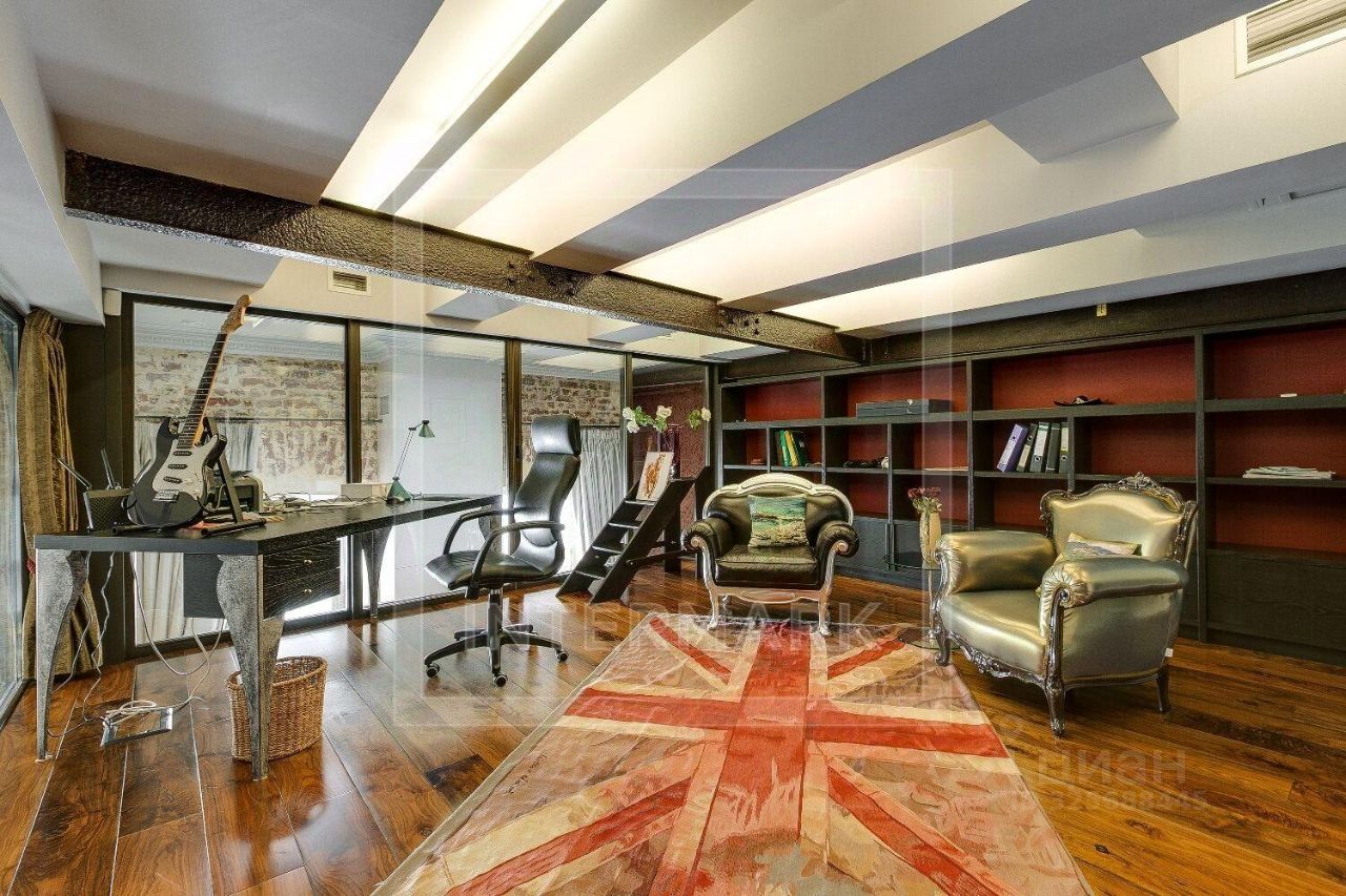 Аренда 4-комн квартиры на вторичном рынке Староконюшенный переулок, 33