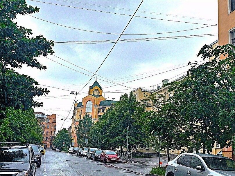 Продажа 4-комн квартиры на вторичном рынке Пудожская улица, 4а