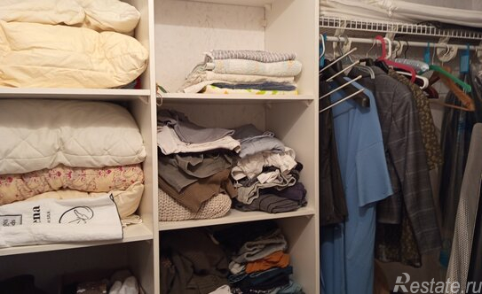 Продажа 4-комн квартиры на вторичном рынке Энгельса пр-кт,  д. 124 к3