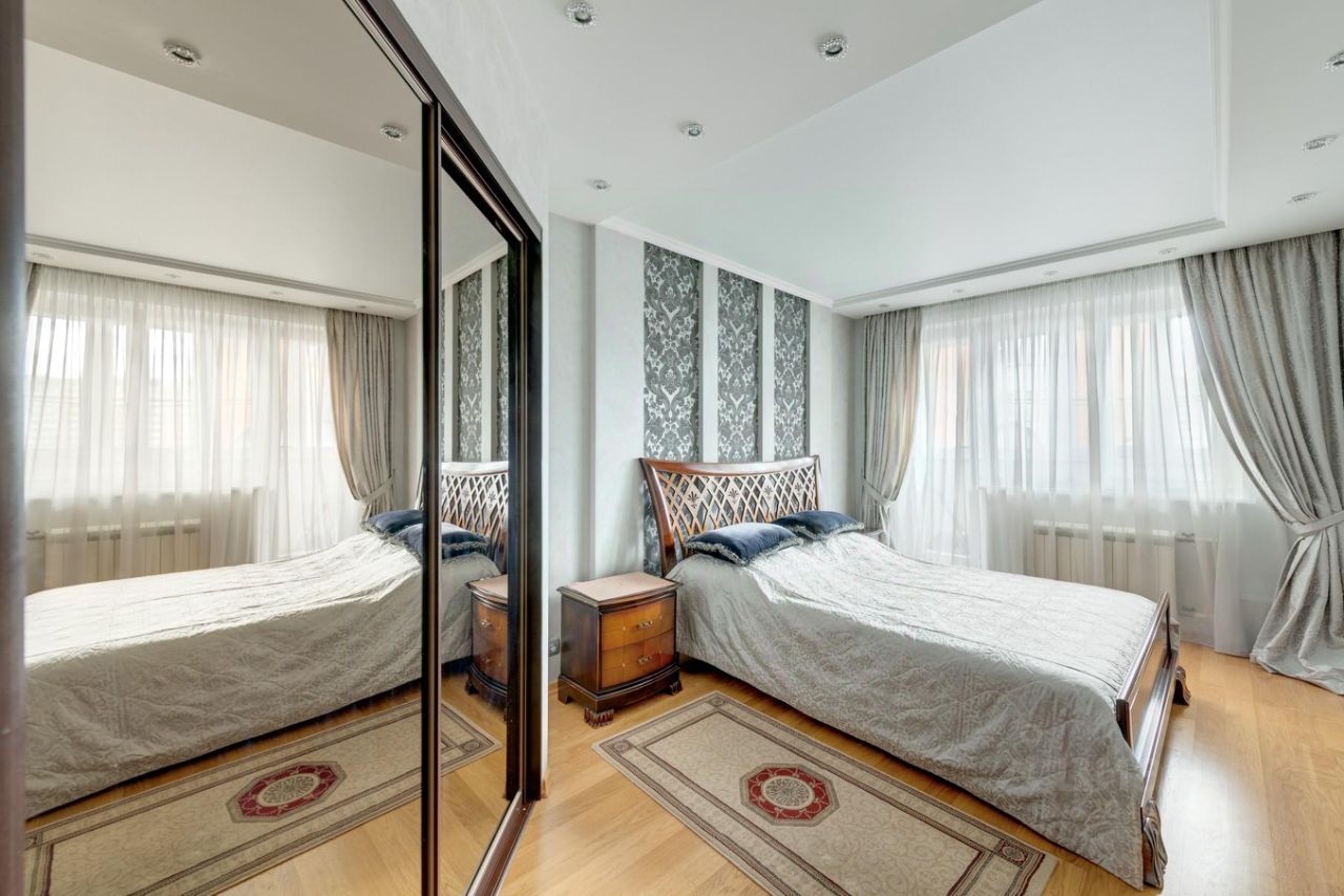 Продажа 3-комн квартиры на вторичном рынке Полярная улица, 42К1